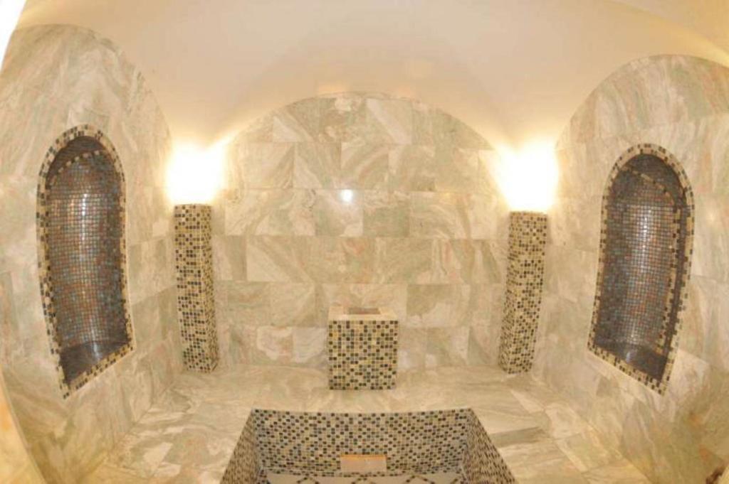 Hotel Metropol Spisska Nova Ves Luaran gambar