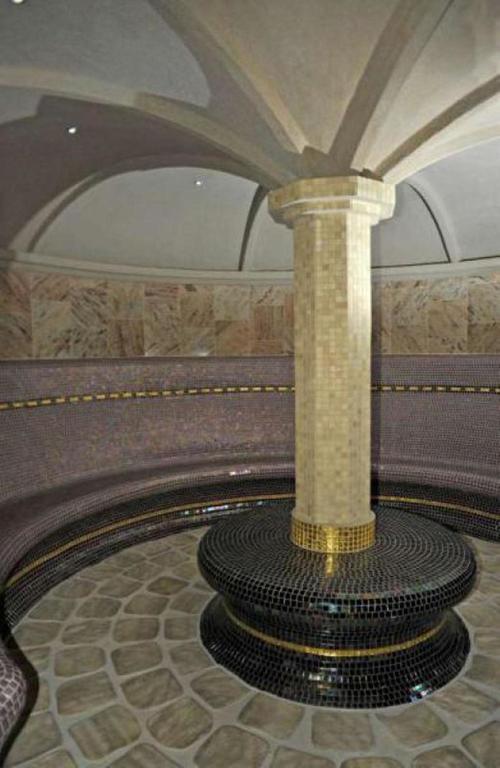 Hotel Metropol Spisska Nova Ves Luaran gambar