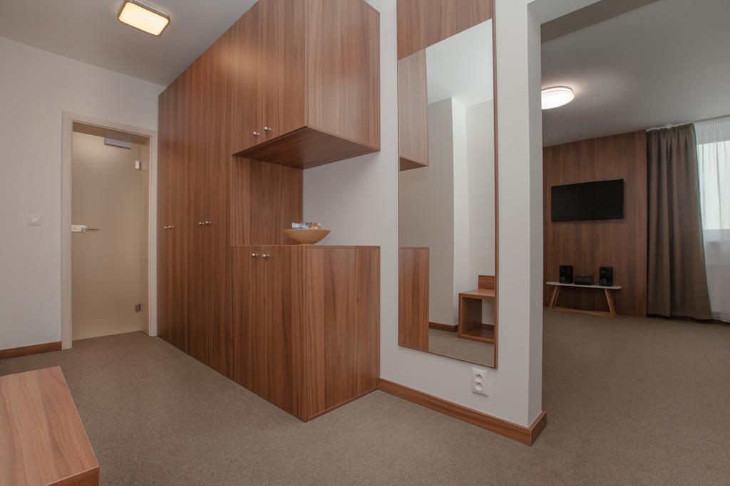 Hotel Metropol Spisska Nova Ves Luaran gambar