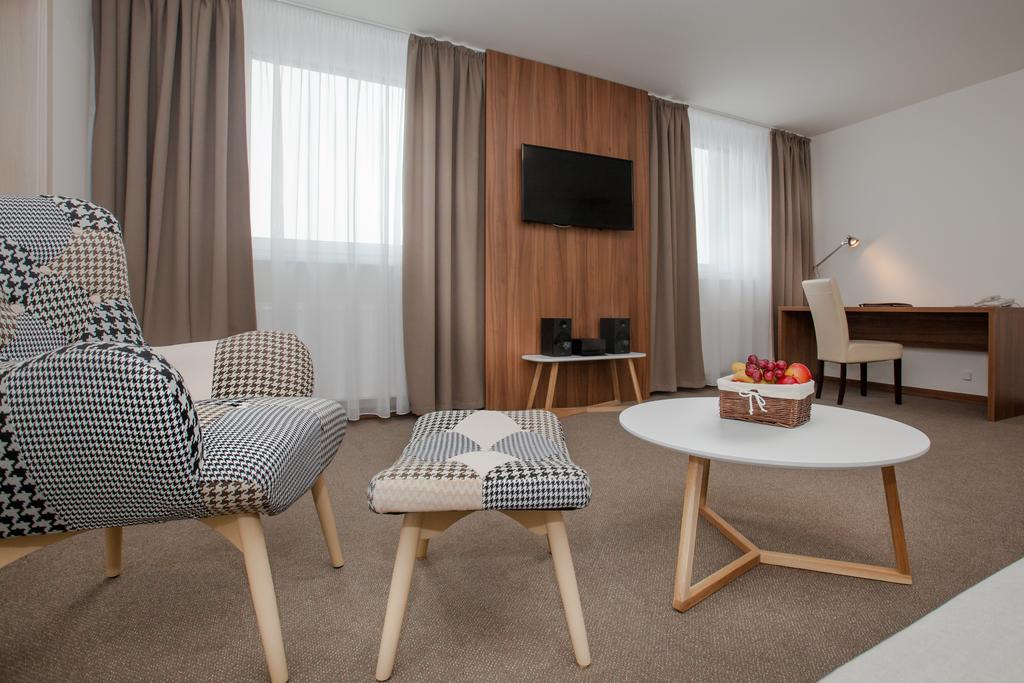 Hotel Metropol Spisska Nova Ves Luaran gambar