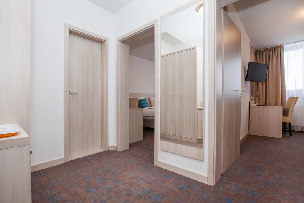Hotel Metropol Spisska Nova Ves Luaran gambar