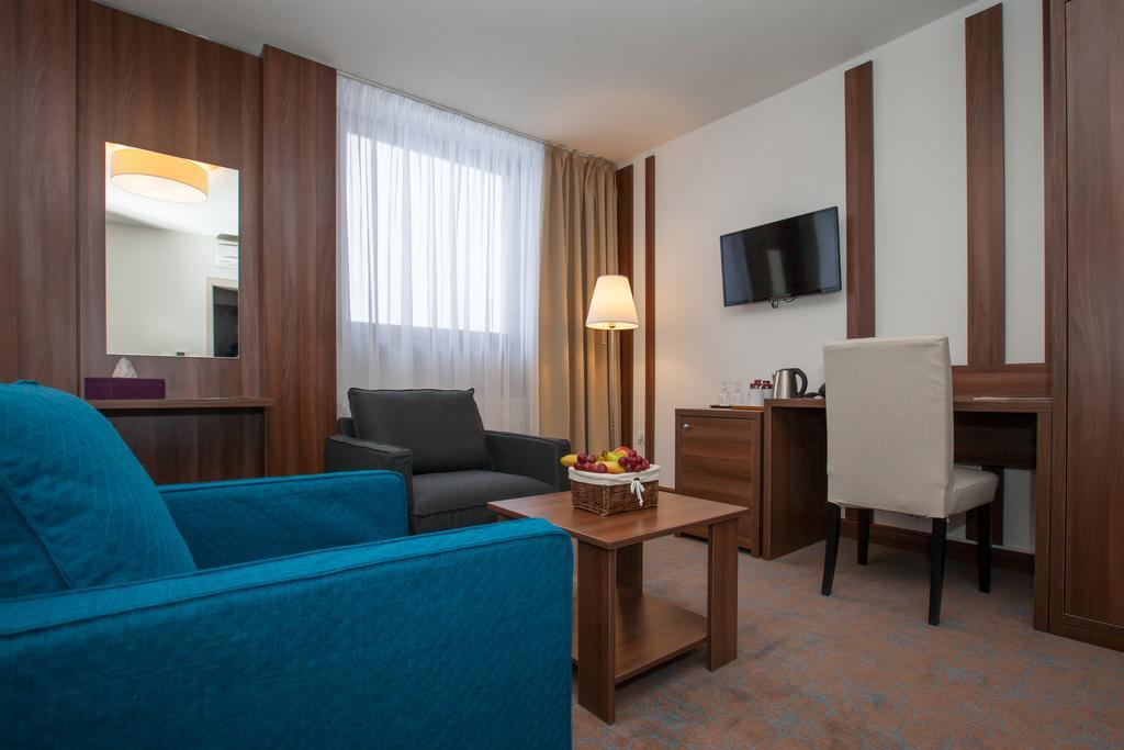 Hotel Metropol Spisska Nova Ves Luaran gambar