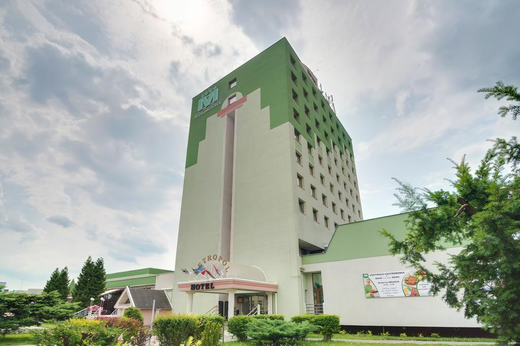 Hotel Metropol Spisska Nova Ves Luaran gambar
