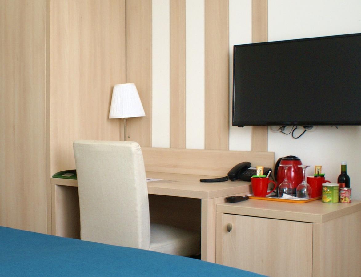 Hotel Metropol Spisska Nova Ves Luaran gambar