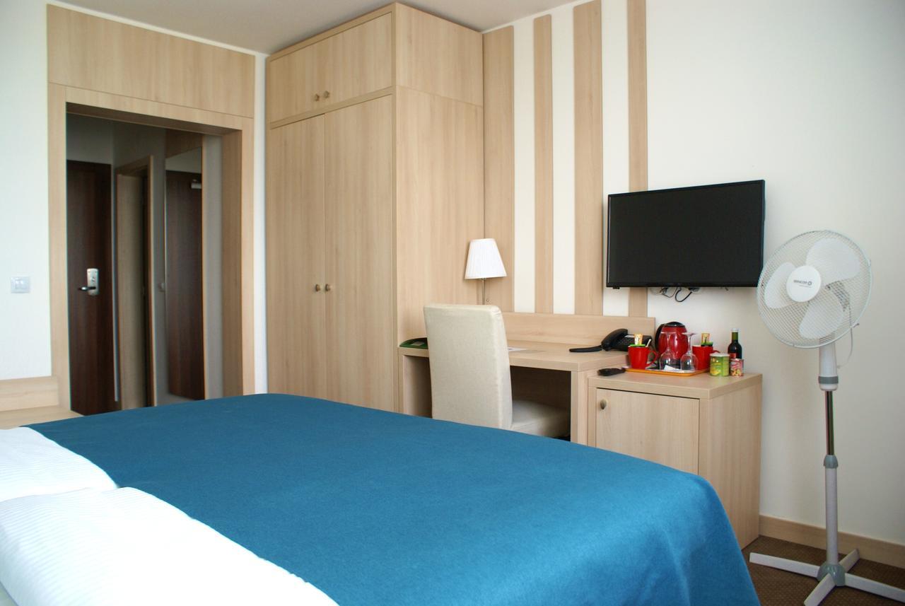 Hotel Metropol Spisska Nova Ves Luaran gambar